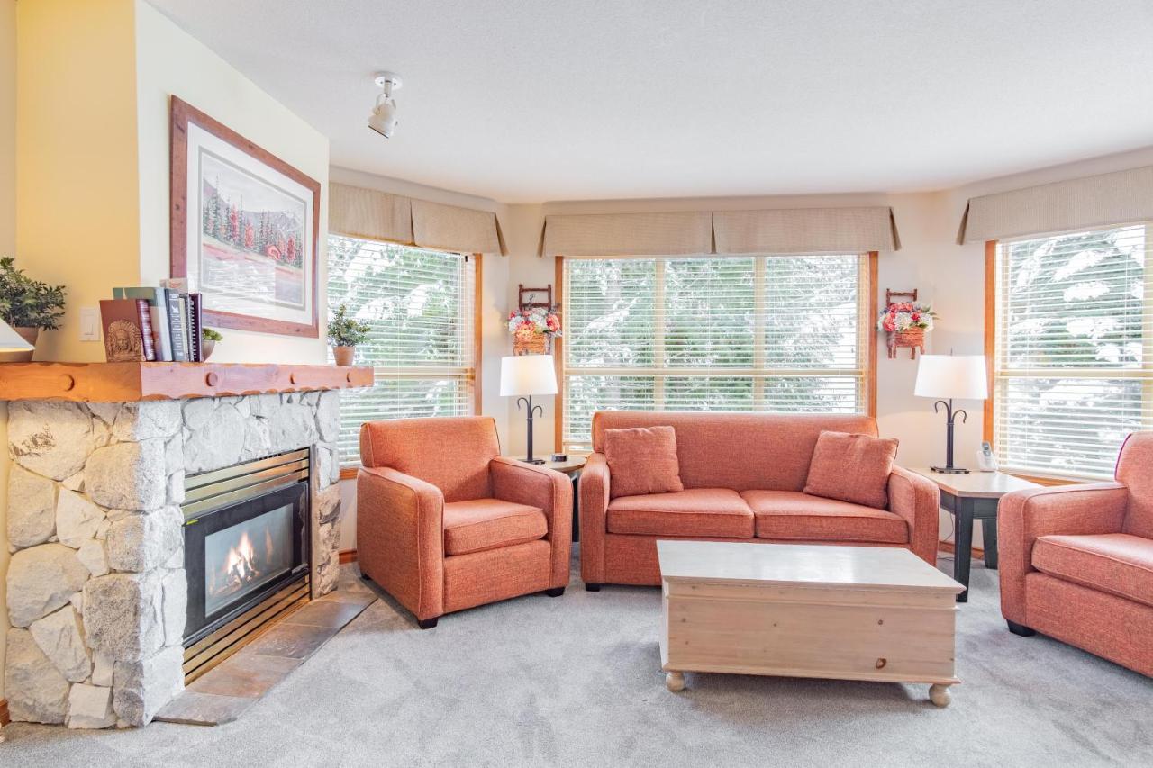 The Best Ski In Ski Out Two Bedroom Condo At Aspens 휘슬러 외부 사진
