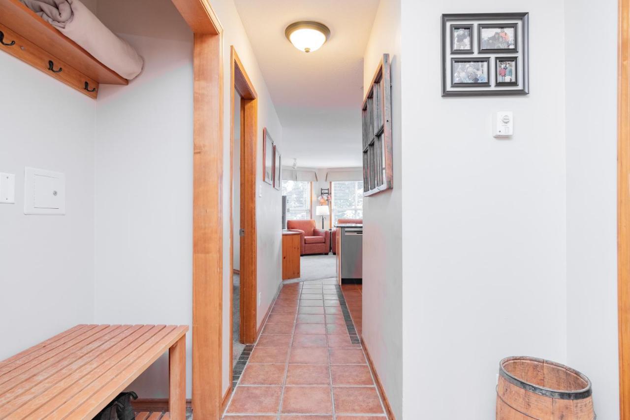 The Best Ski In Ski Out Two Bedroom Condo At Aspens 휘슬러 외부 사진