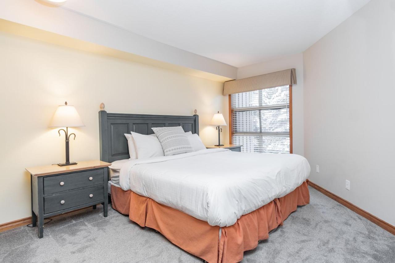 The Best Ski In Ski Out Two Bedroom Condo At Aspens 휘슬러 외부 사진