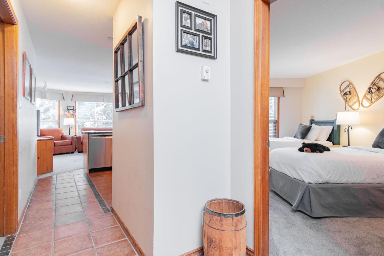 The Best Ski In Ski Out Two Bedroom Condo At Aspens 휘슬러 외부 사진
