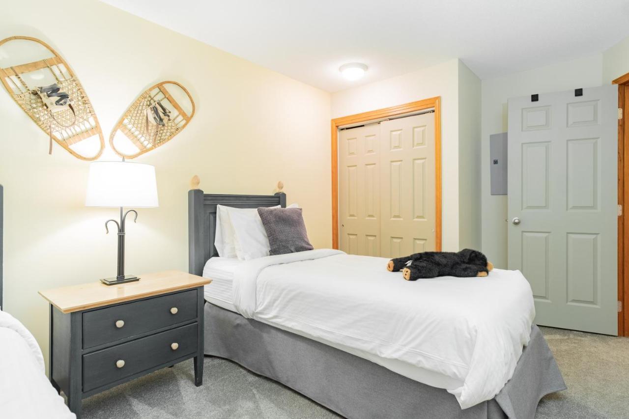 The Best Ski In Ski Out Two Bedroom Condo At Aspens 휘슬러 외부 사진