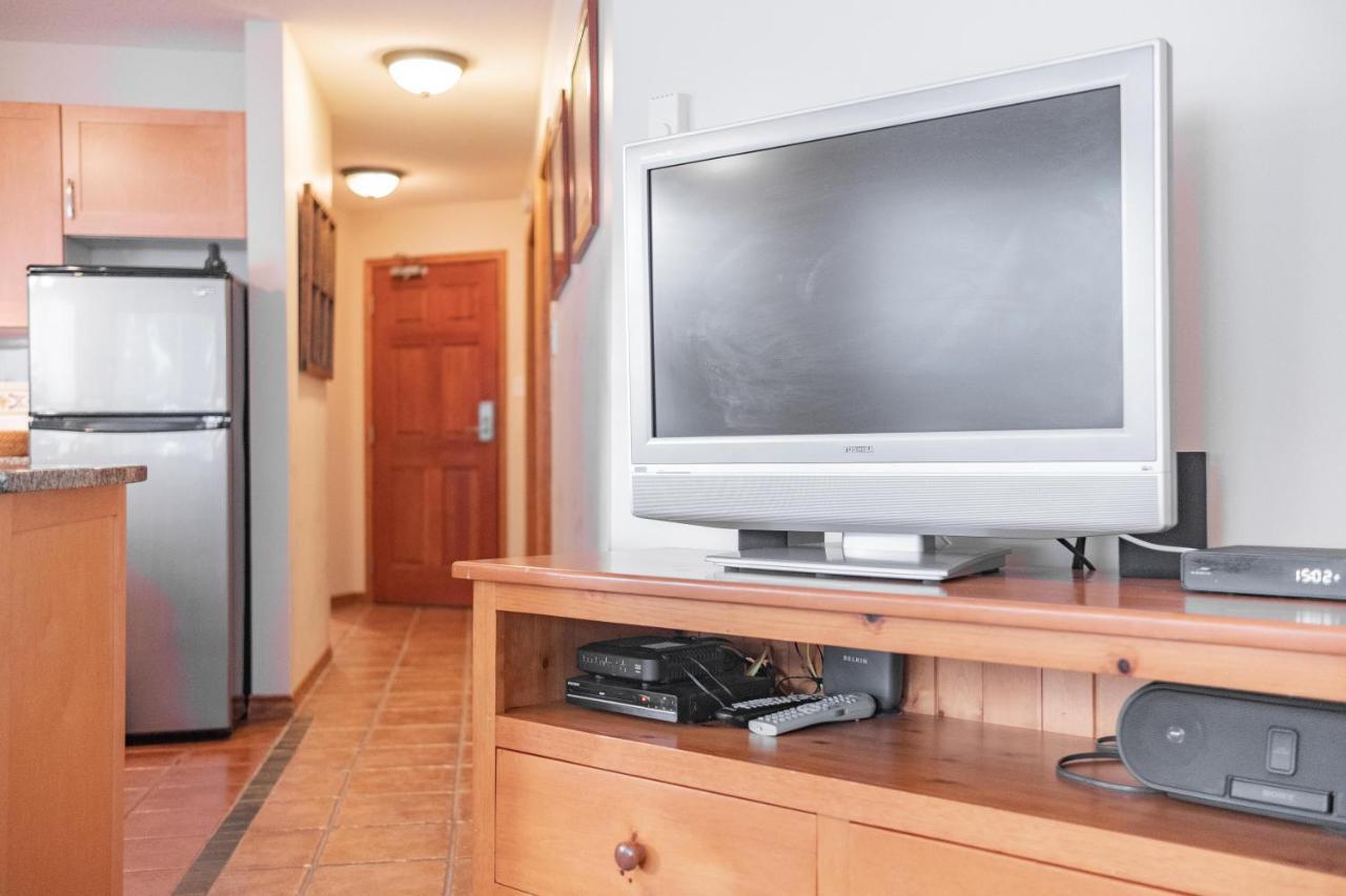 The Best Ski In Ski Out Two Bedroom Condo At Aspens 휘슬러 외부 사진