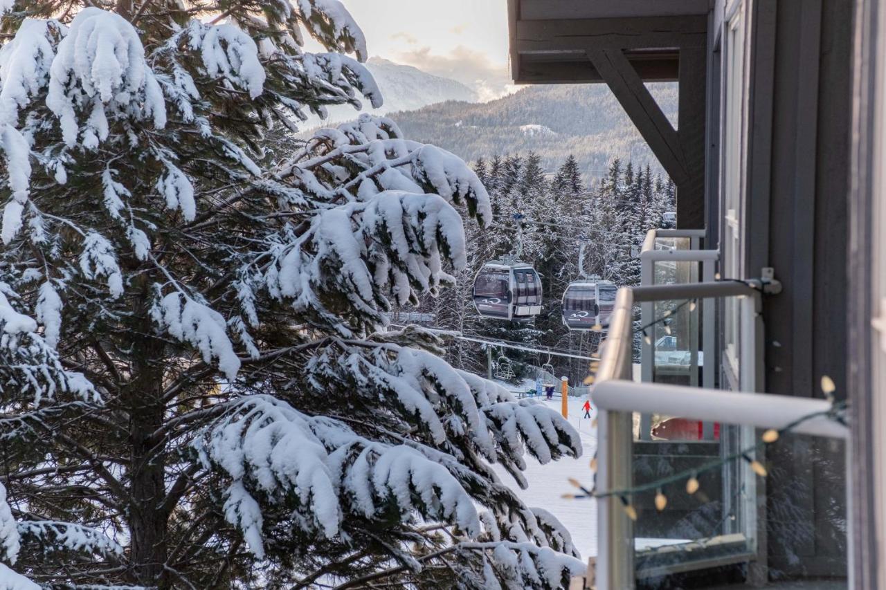 The Best Ski In Ski Out Two Bedroom Condo At Aspens 휘슬러 외부 사진