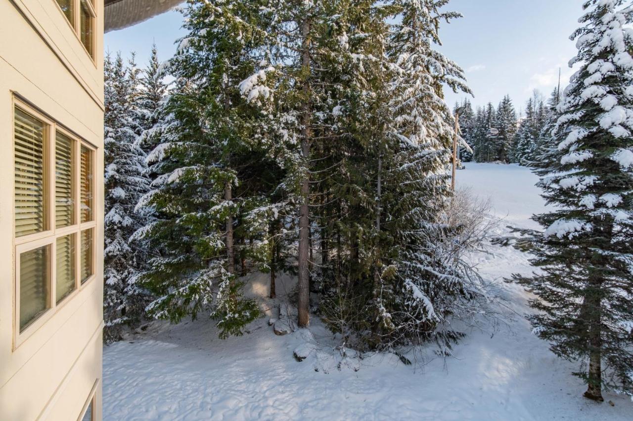 The Best Ski In Ski Out Two Bedroom Condo At Aspens 휘슬러 외부 사진